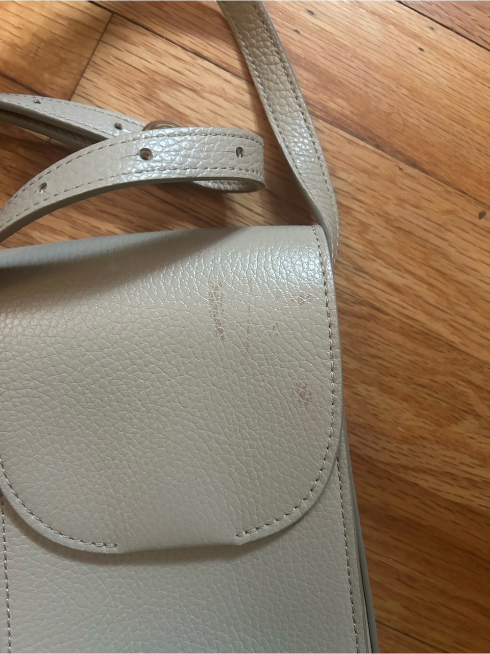 Cuyana pebbled leather tan crossbody phone bag - Picture 6 of 6